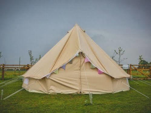 Skipbridge Farm Shepherds Huts Campground Green Hammerton Экстерьер фото