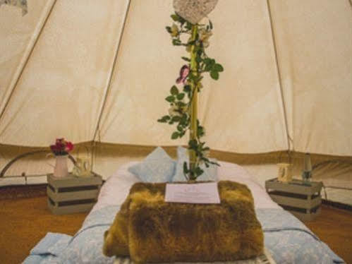 Skipbridge Farm Shepherds Huts Campground Green Hammerton Экстерьер фото